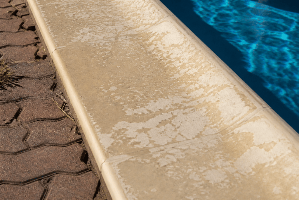 Surface resine decoloree par rayons solaires intenses